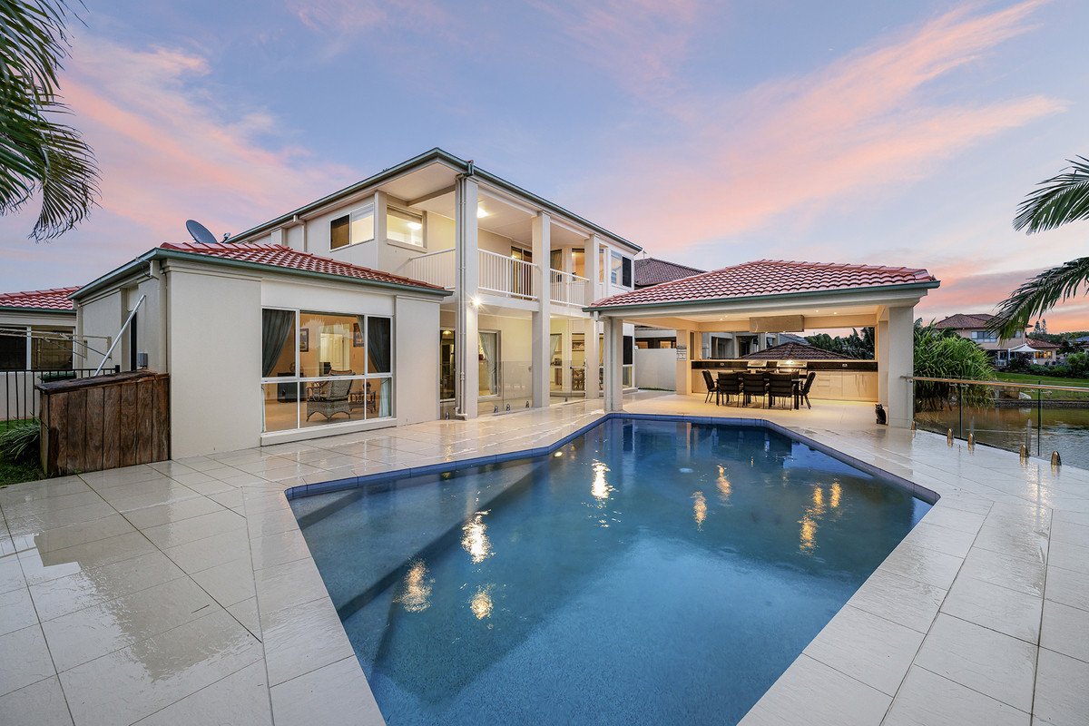 12 St Helens Court Burleigh Waters 29