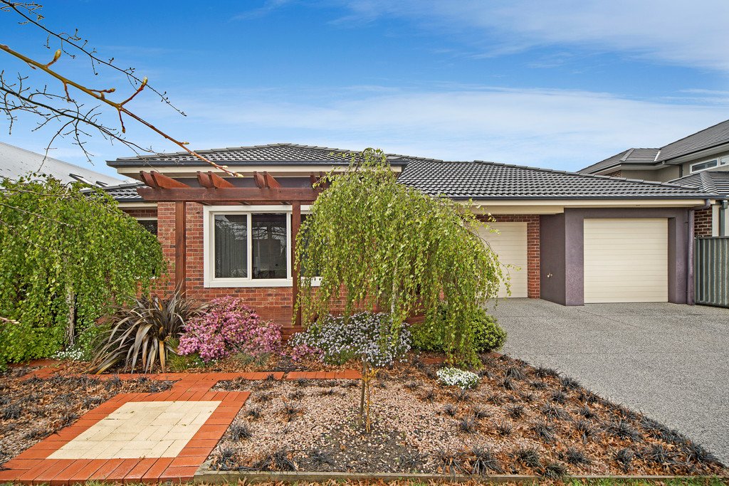 12 St Leger Close NEWINGTON 1