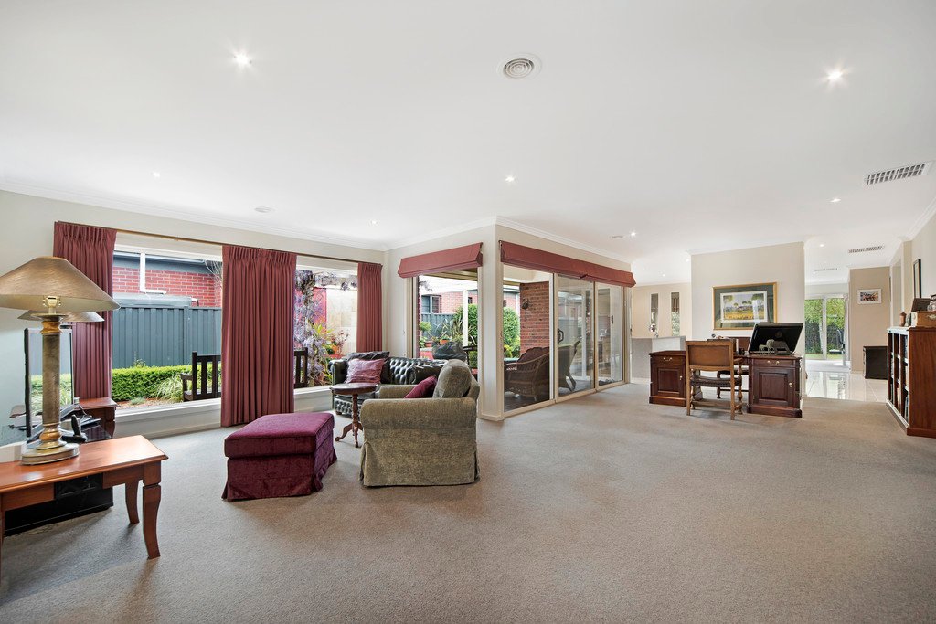 12 St Leger Close NEWINGTON 3