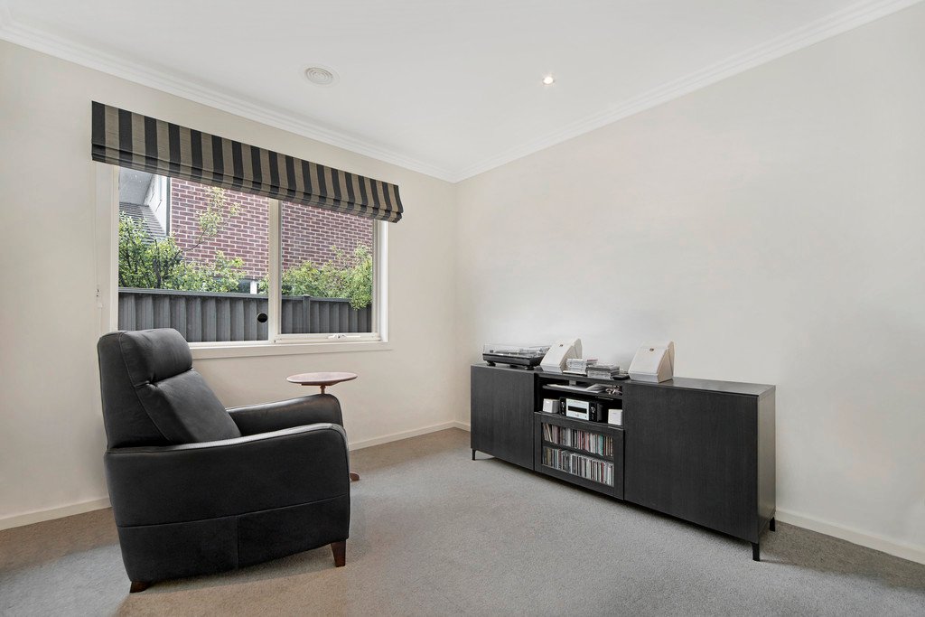 12 St Leger Close NEWINGTON 10