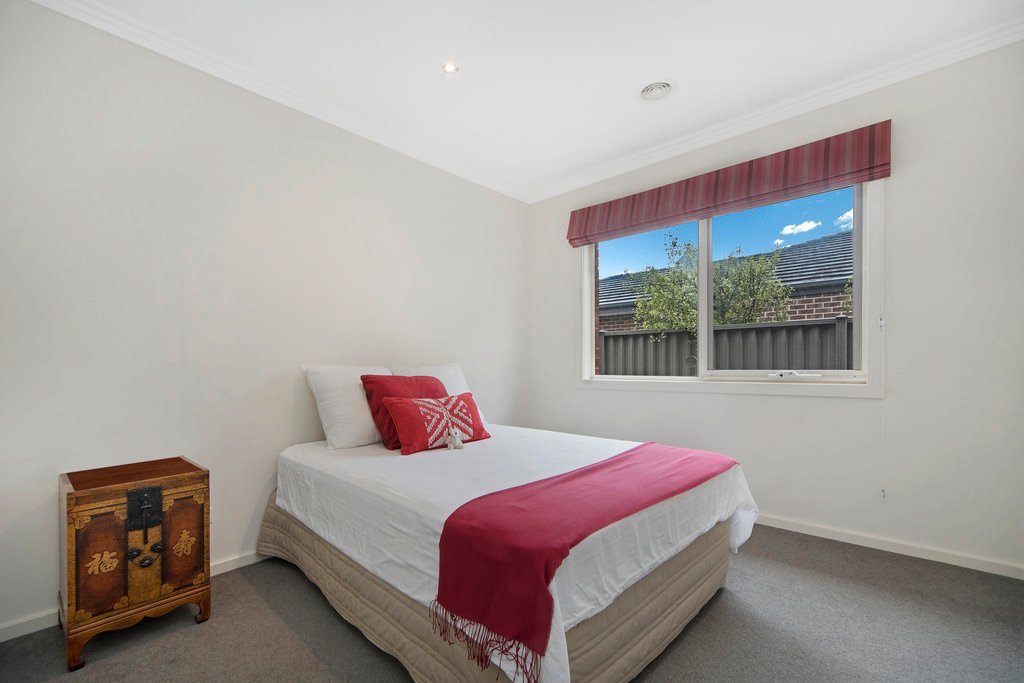 12 St Leger Close NEWINGTON 11