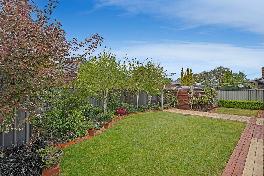 12 St Leger Close NEWINGTON 14