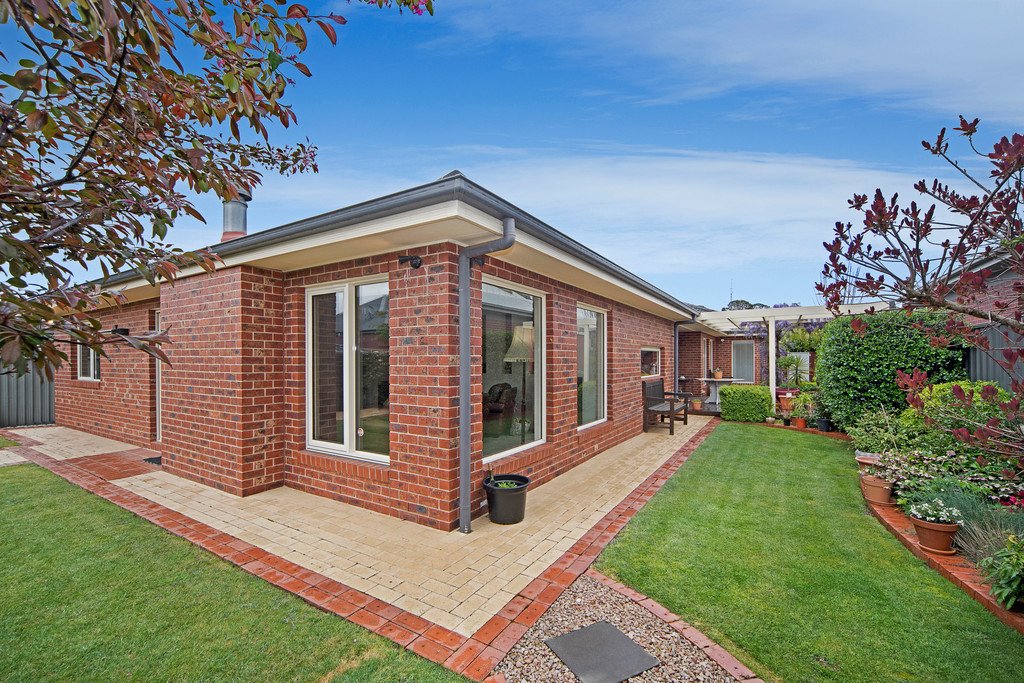 12 St Leger Close NEWINGTON 15