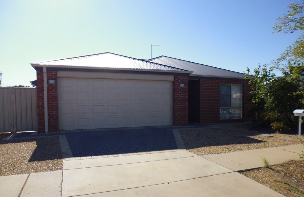 12 Stanford Rise MILDURA 2