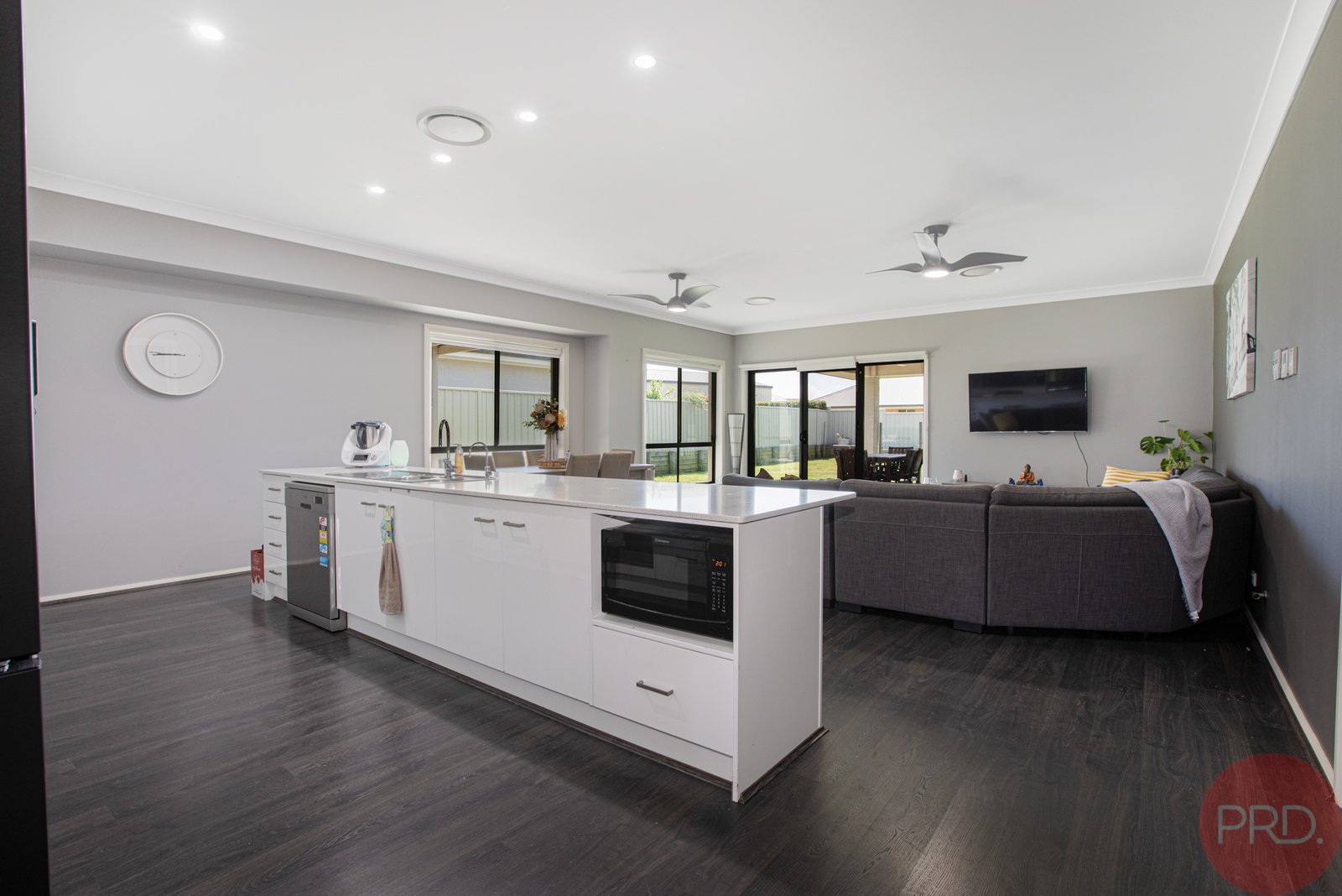 12 Stayard Drive LARGS 3