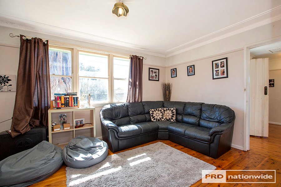 12 Stewart Avenue TAMWORTH 3