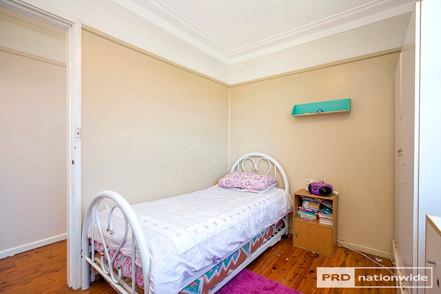 12 Stewart Avenue TAMWORTH 7