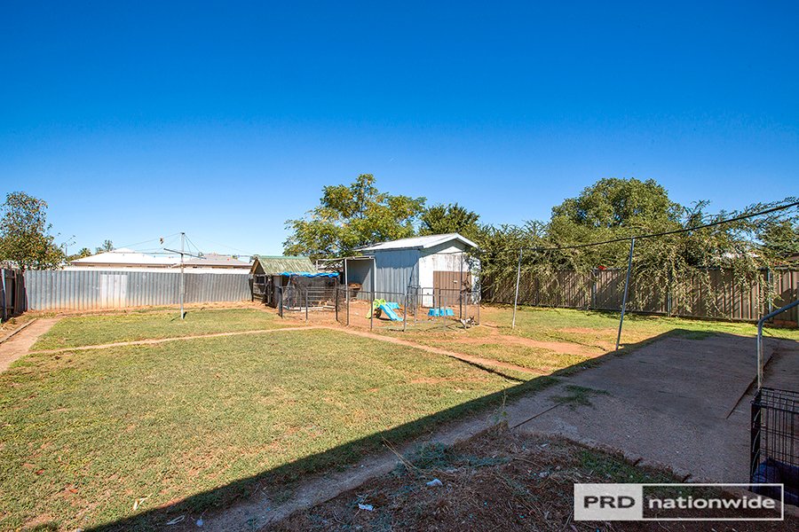 12 Stewart Avenue TAMWORTH 10