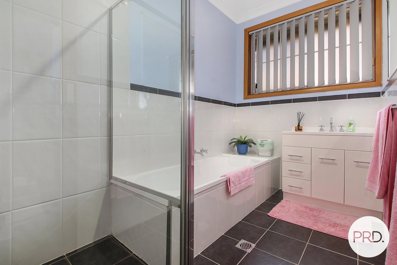 12 Stewart Court THURGOONA 12