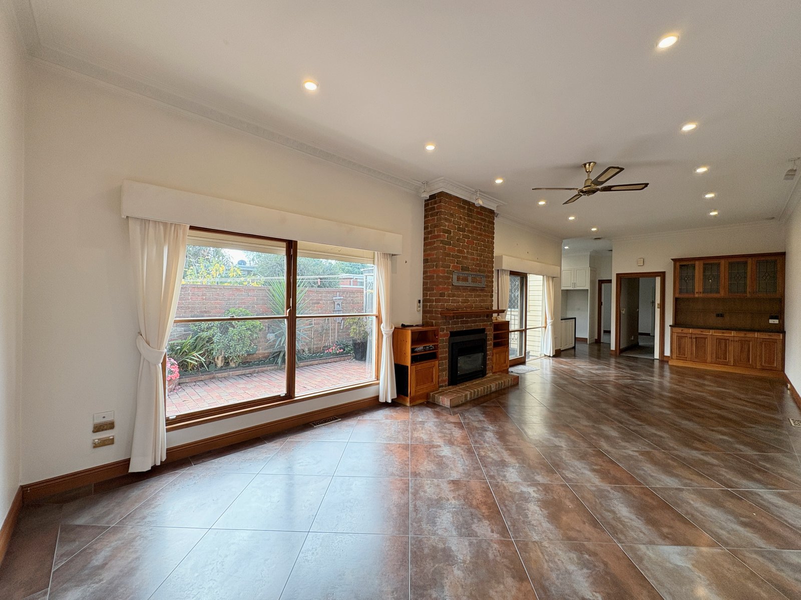 Gallery: 12 Stradling Avenue