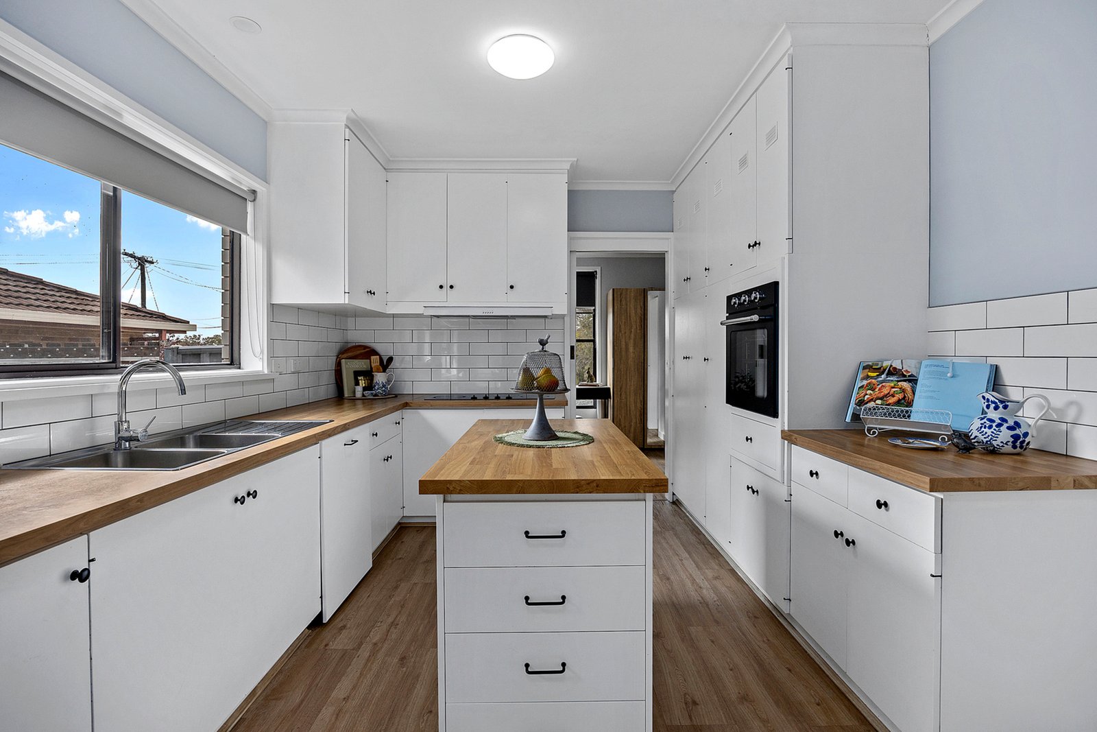 Gallery: 12 Strathdale Crescent