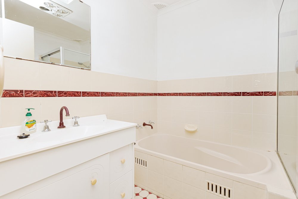 12 Stronach Avenue EAST MAITLAND 9