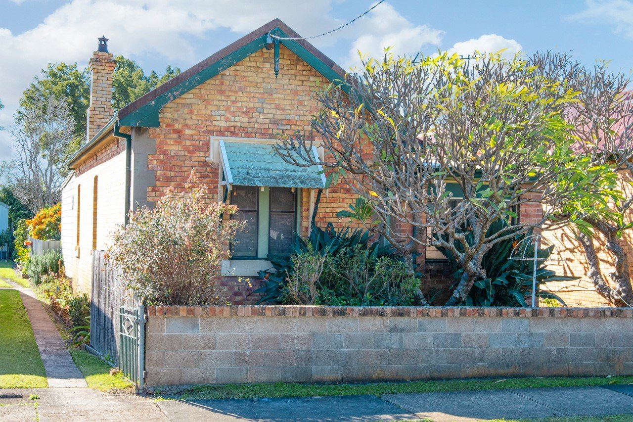 12 Stuart Street LORN 1