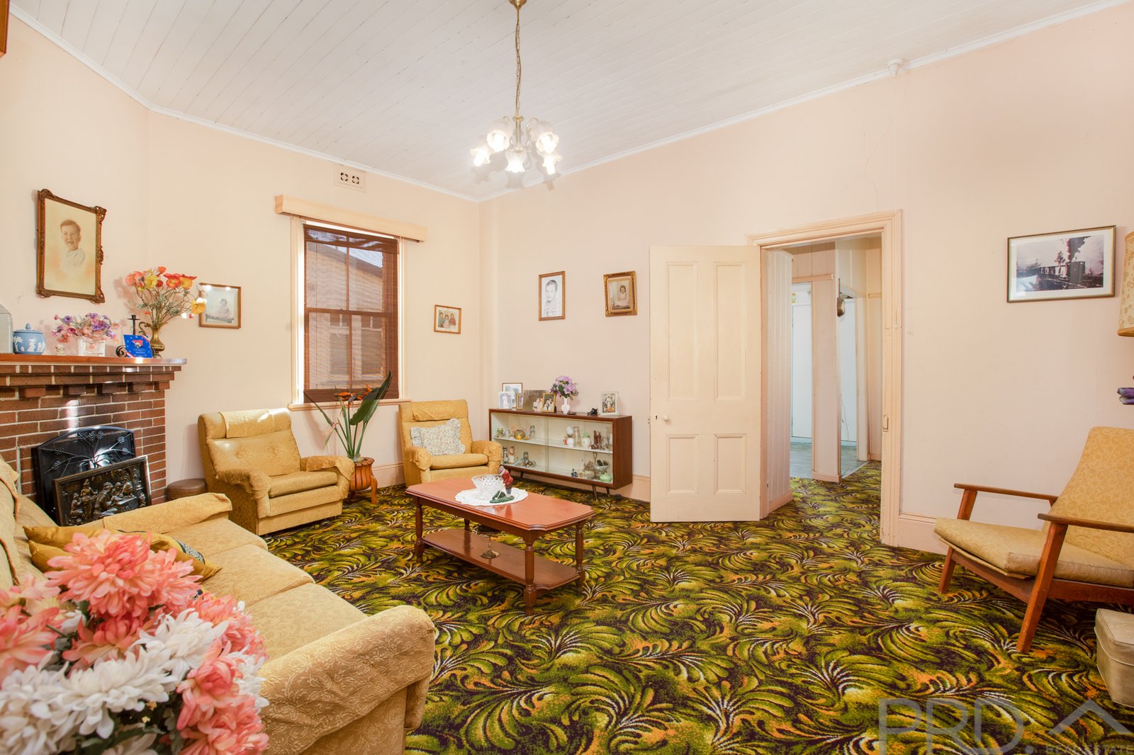 12 Stuart Street LORN 6