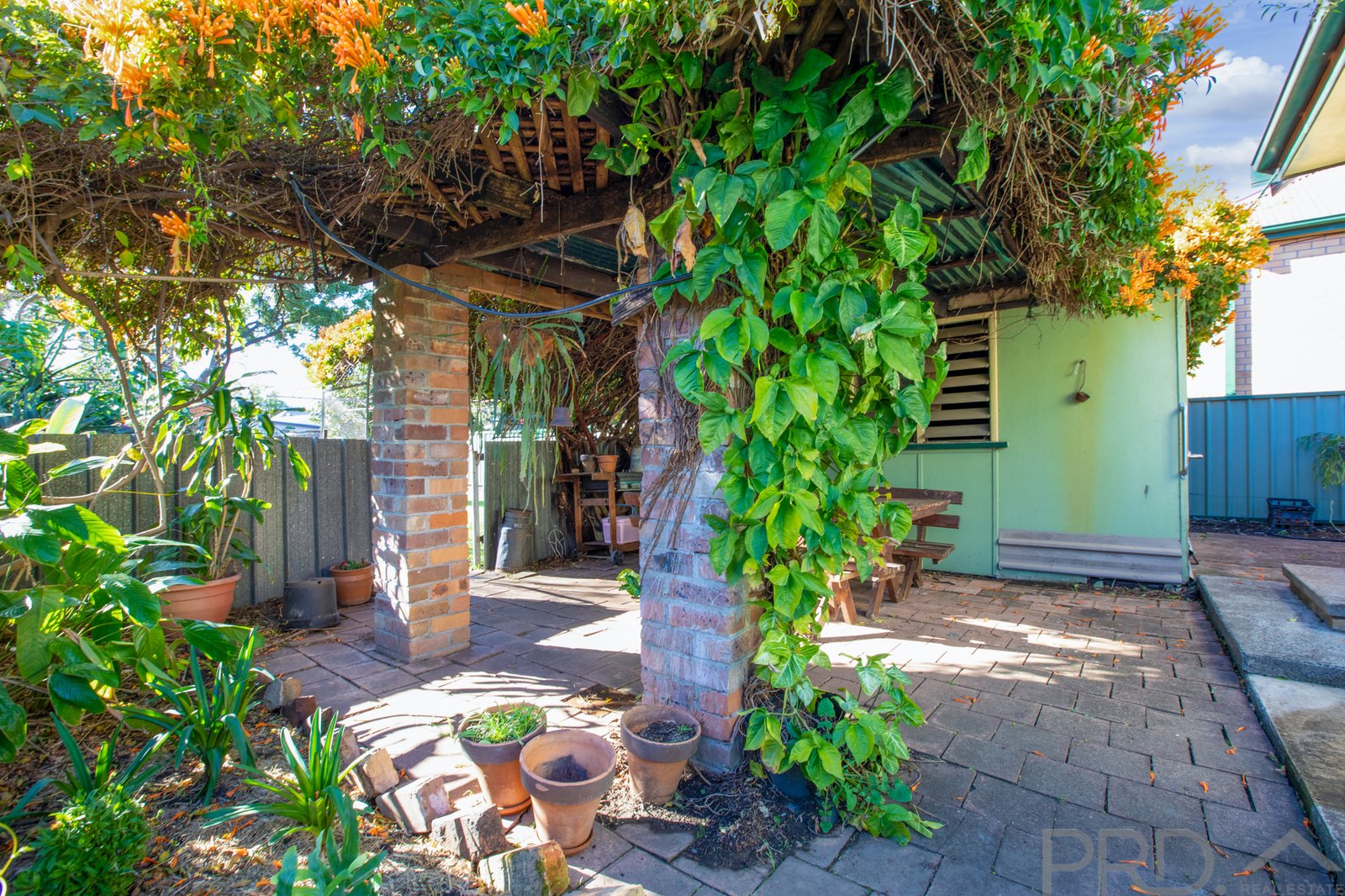 12 Stuart Street LORN 14
