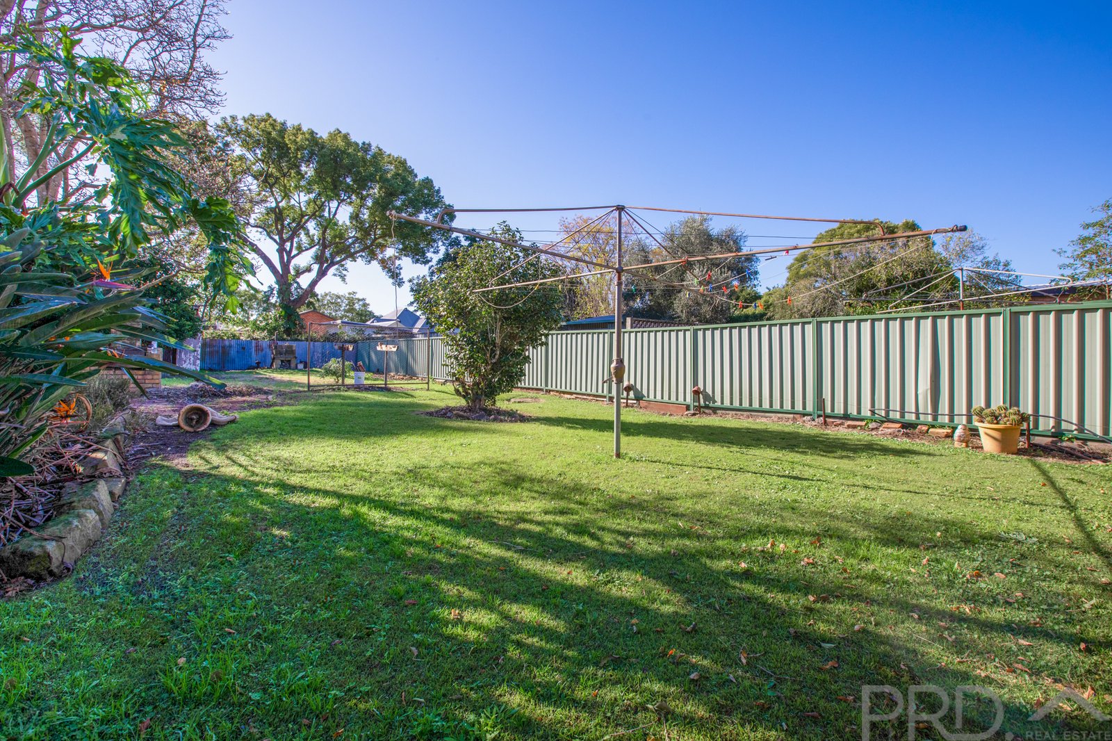 12 Stuart Street LORN 16