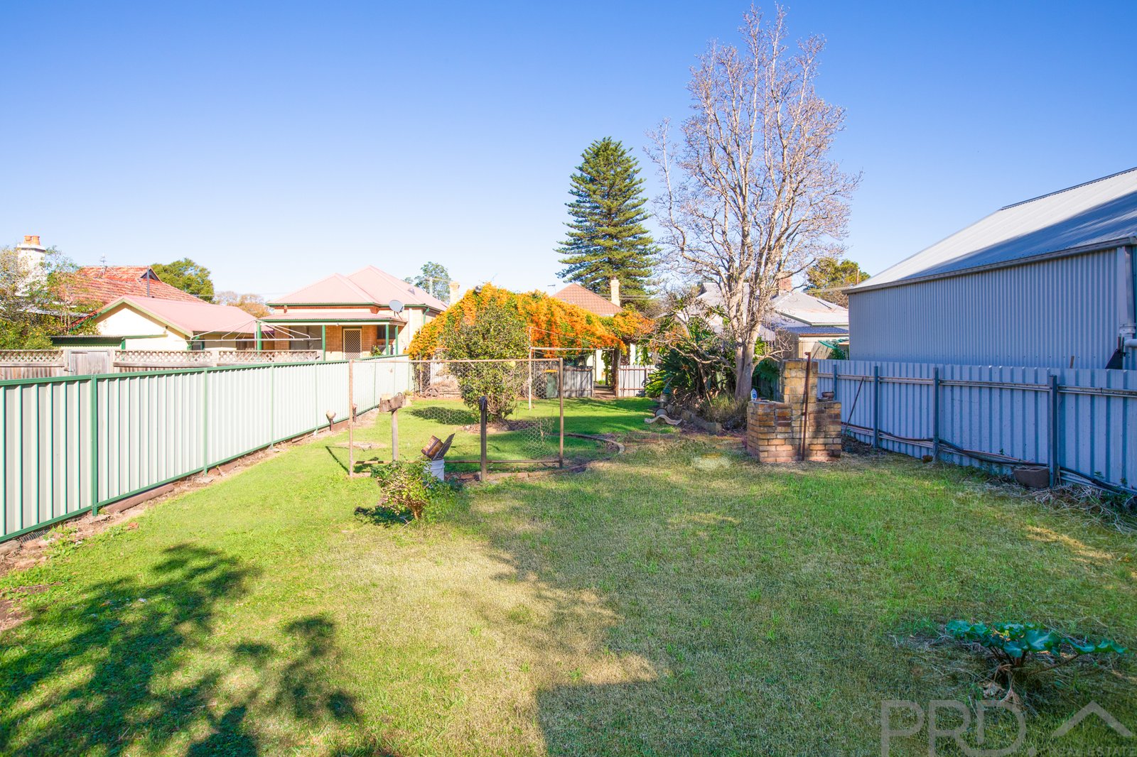 12 Stuart Street LORN 18