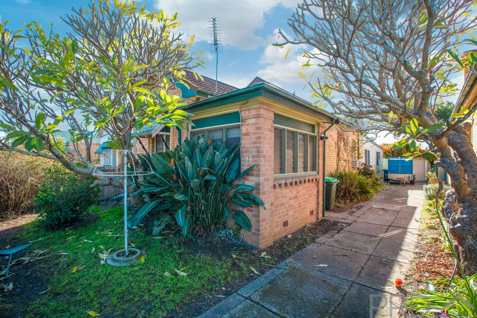 12 Stuart Street LORN 21