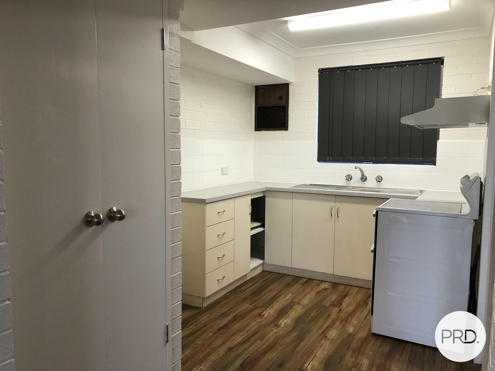 1/2 Sun Court MILLARS WELL 5