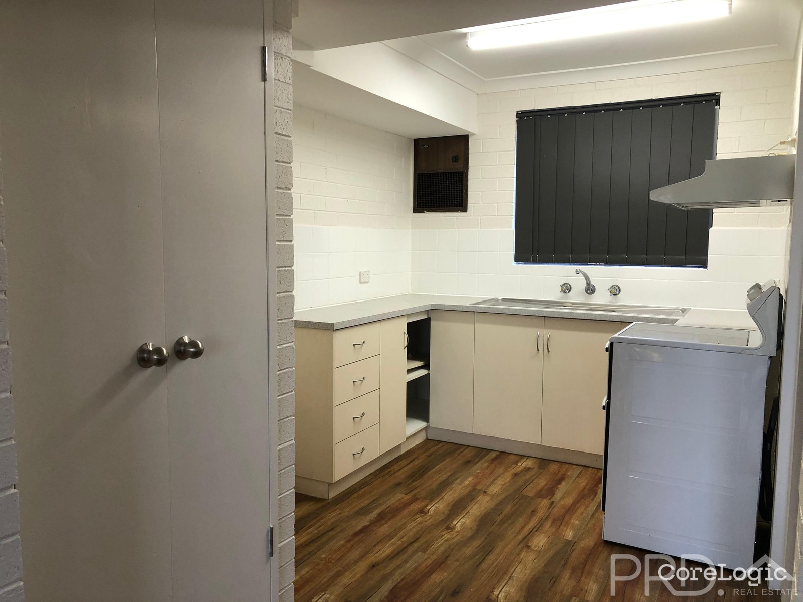 1/2 Sun Court MILLARS WELL 2