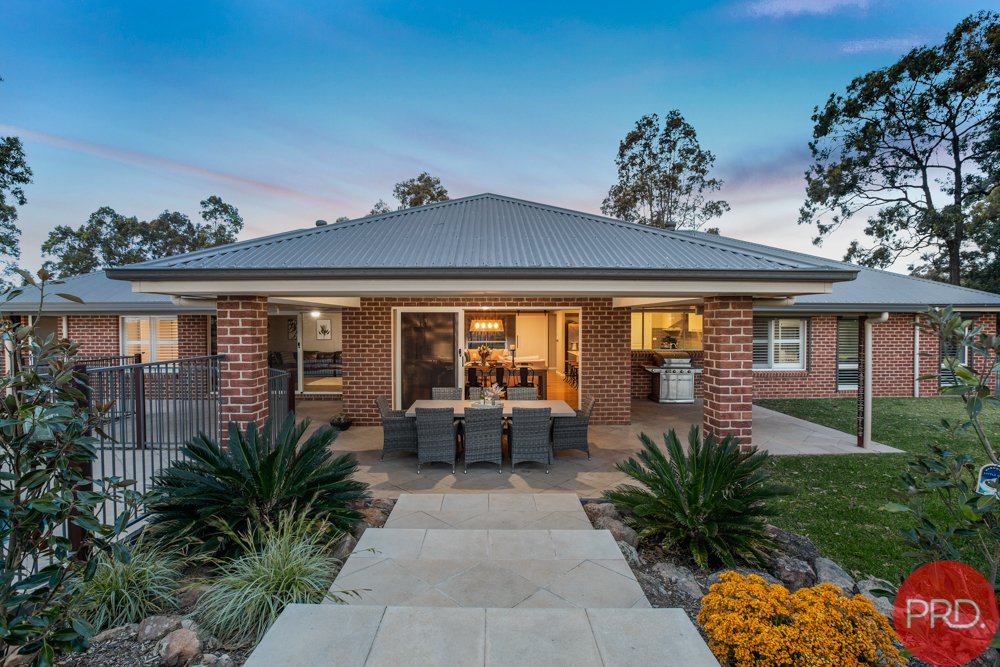 12 Sutton Grove BRANXTON 6