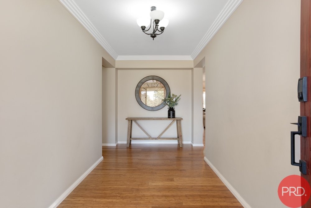 12 Sutton Grove BRANXTON 9