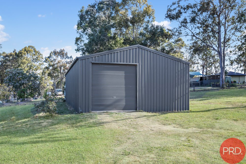 12 Sutton Grove BRANXTON 10