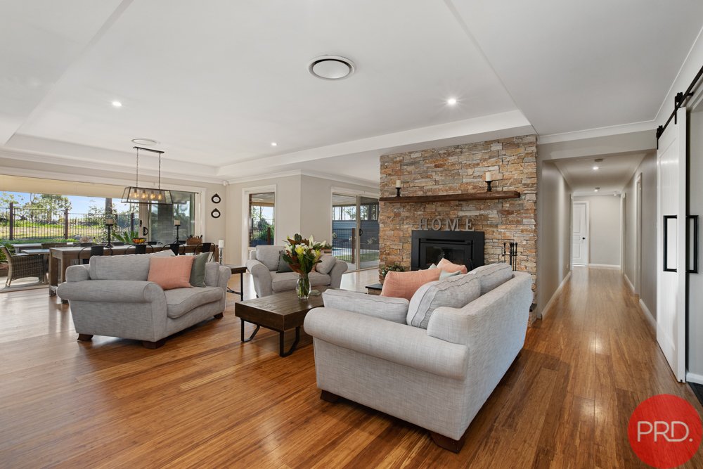 12 Sutton Grove BRANXTON 11