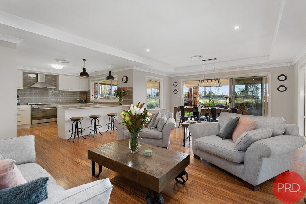 12 Sutton Grove BRANXTON 12
