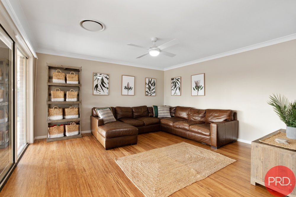 12 Sutton Grove BRANXTON 13