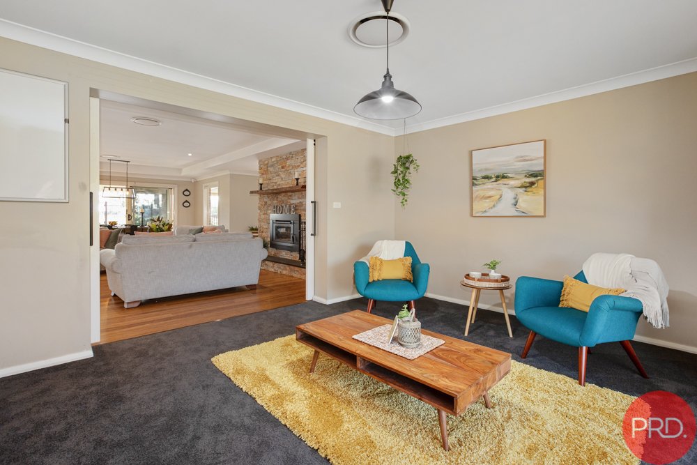 12 Sutton Grove BRANXTON 19