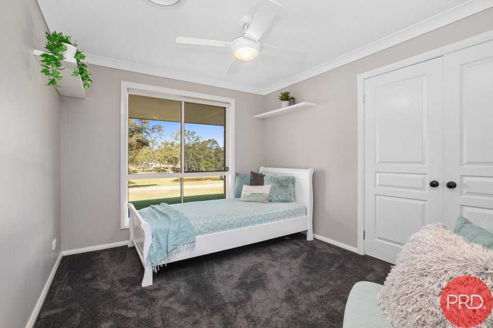 12 Sutton Grove BRANXTON 22