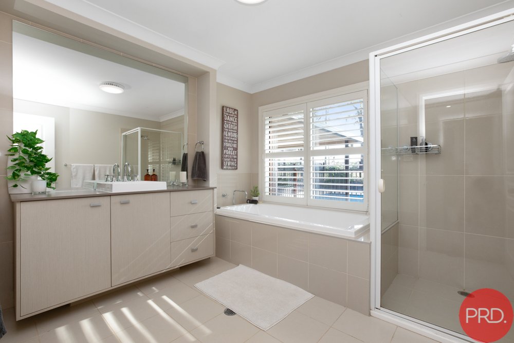 12 Sutton Grove BRANXTON 24
