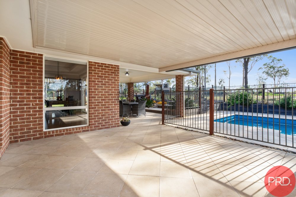 12 Sutton Grove BRANXTON 25
