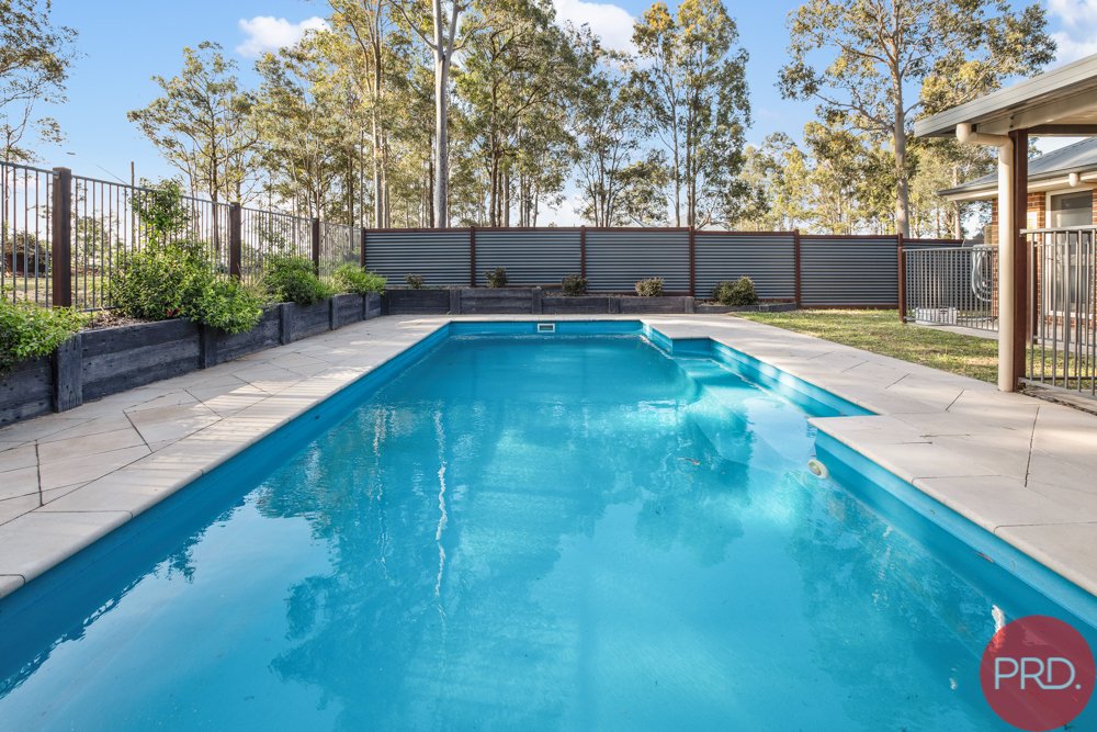12 Sutton Grove BRANXTON 28