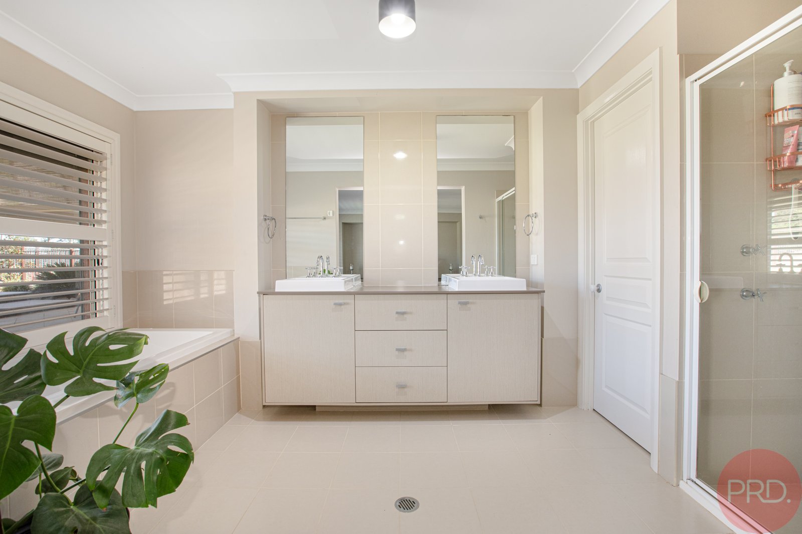 12 Sutton Grove BRANXTON 8