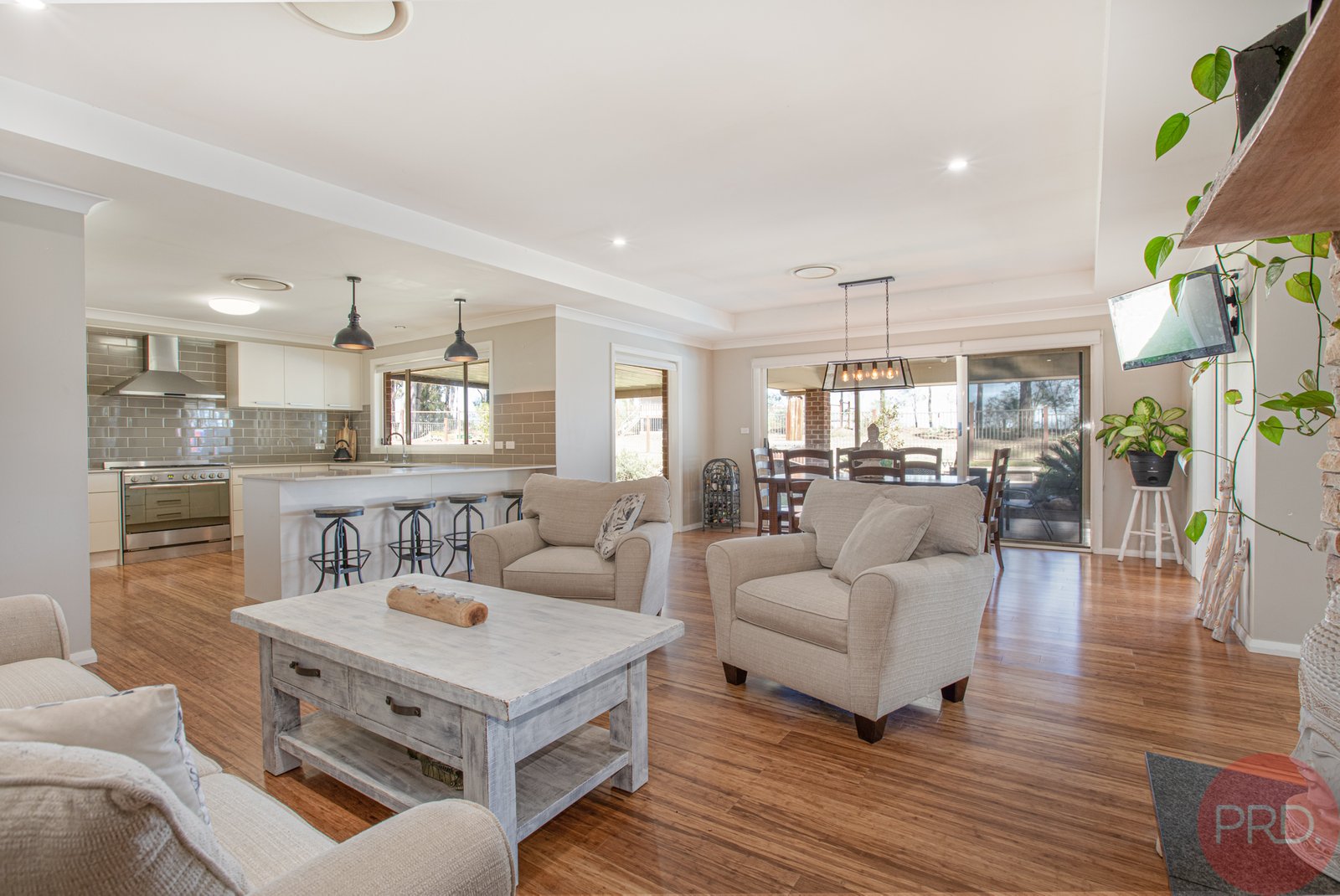 12 Sutton Grove BRANXTON 9