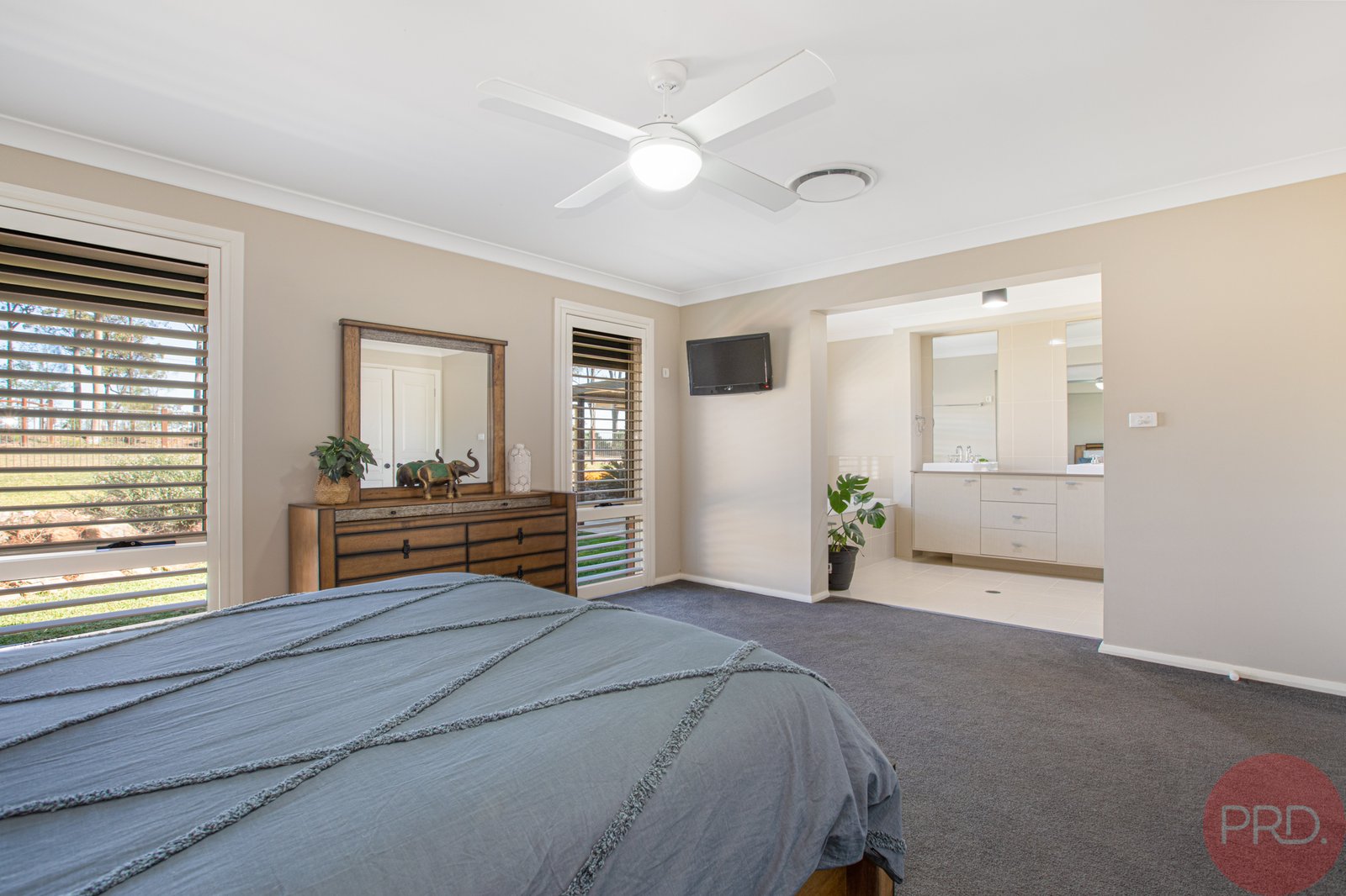 12 Sutton Grove BRANXTON 17