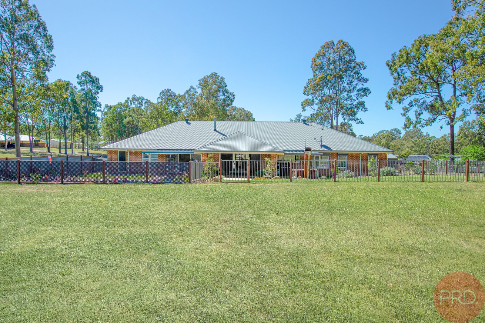 12 Sutton Grove BRANXTON 22