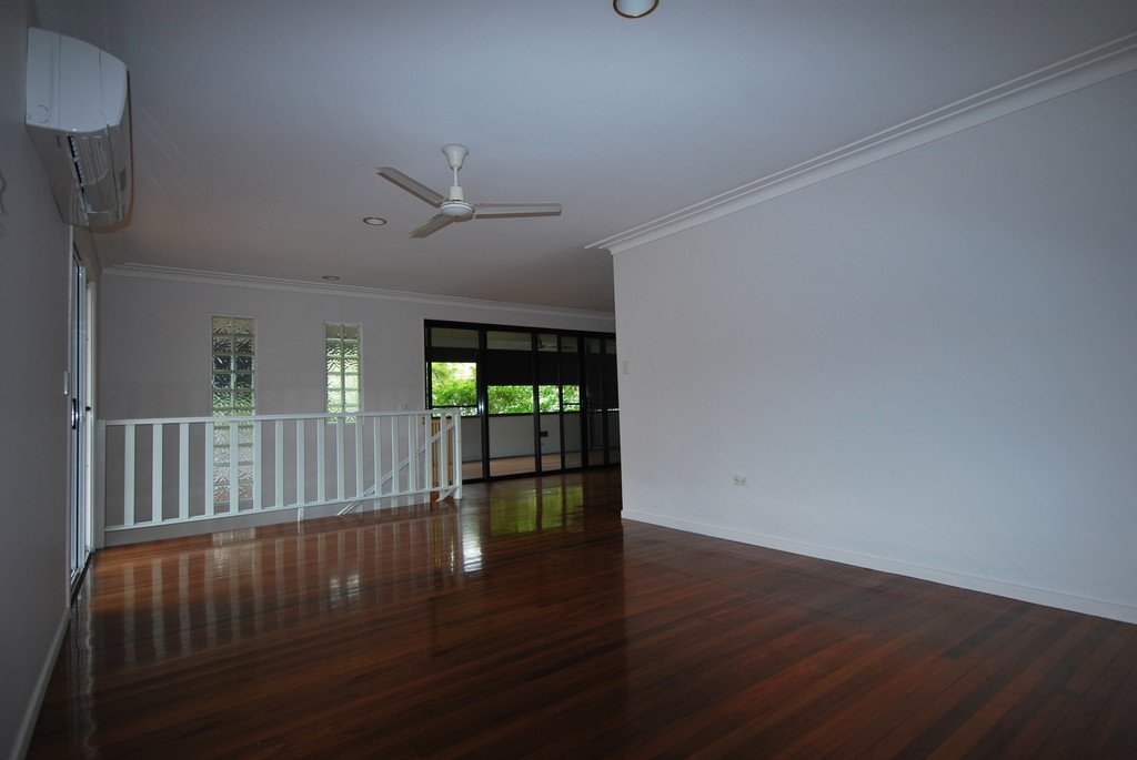 12 Tabilban Street BURLEIGH HEADS 2