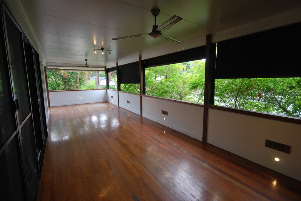 12 Tabilban Street BURLEIGH HEADS 8