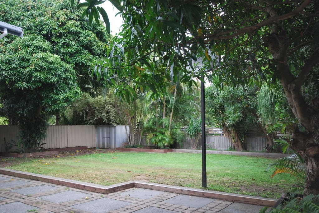 12 Tabilban Street BURLEIGH HEADS 9
