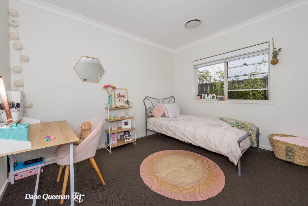 12 Tacking Place CORLETTE 24