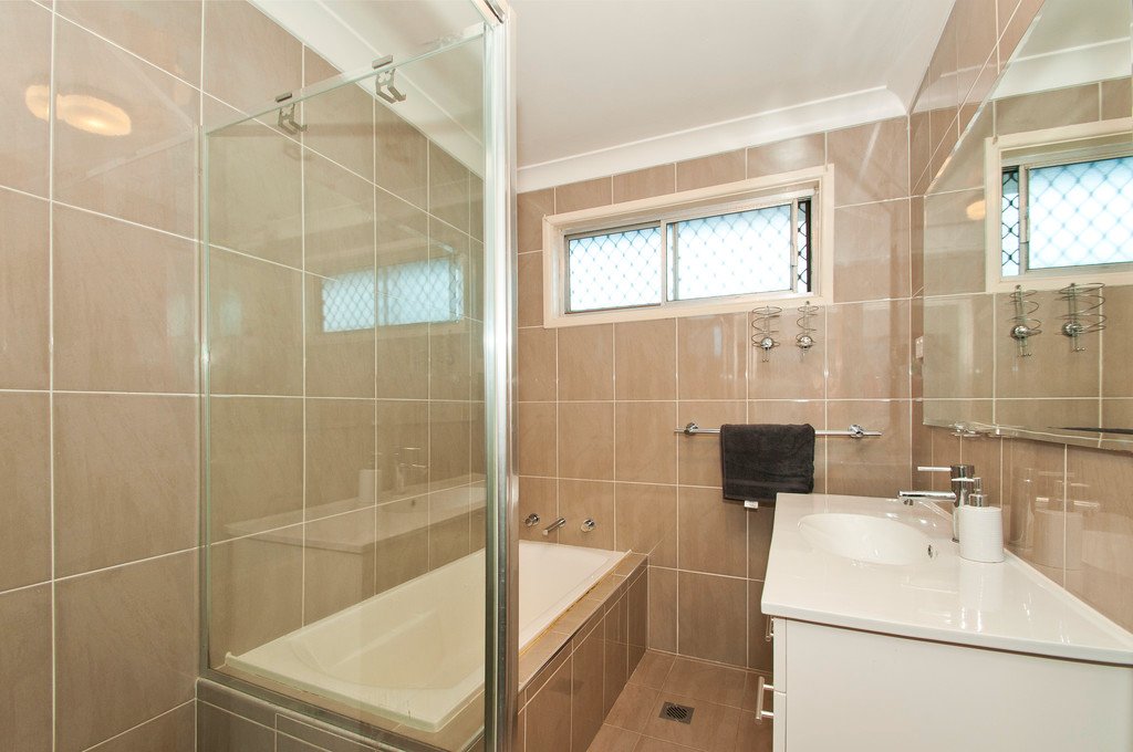 12 Tait Avenue KANAHOOKA 4