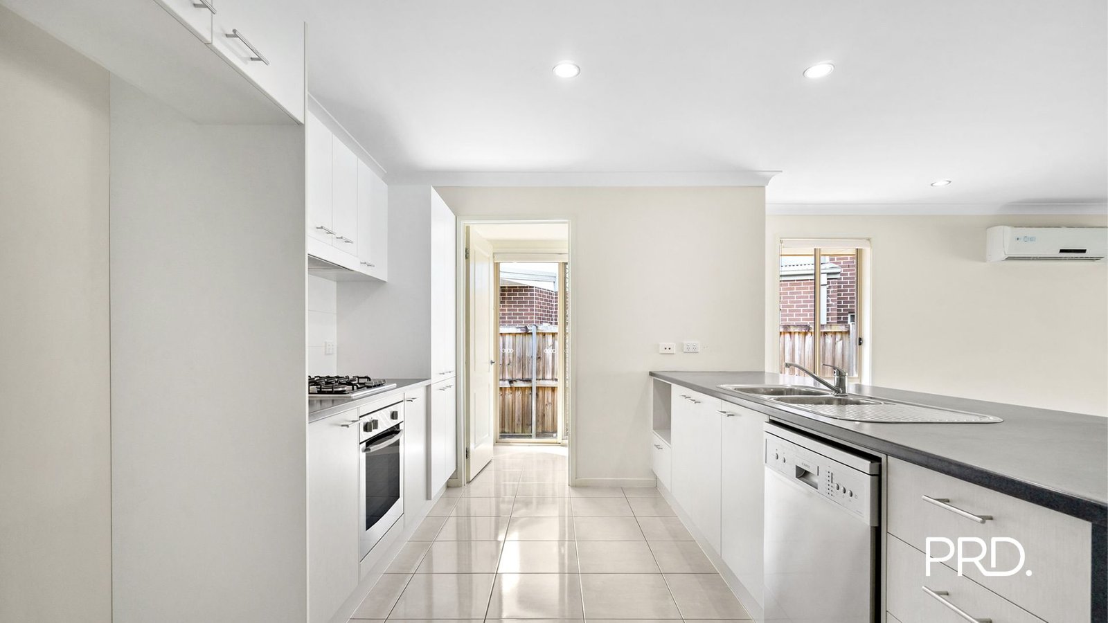 12 Tall Trees Drive Glenmore Park 2
