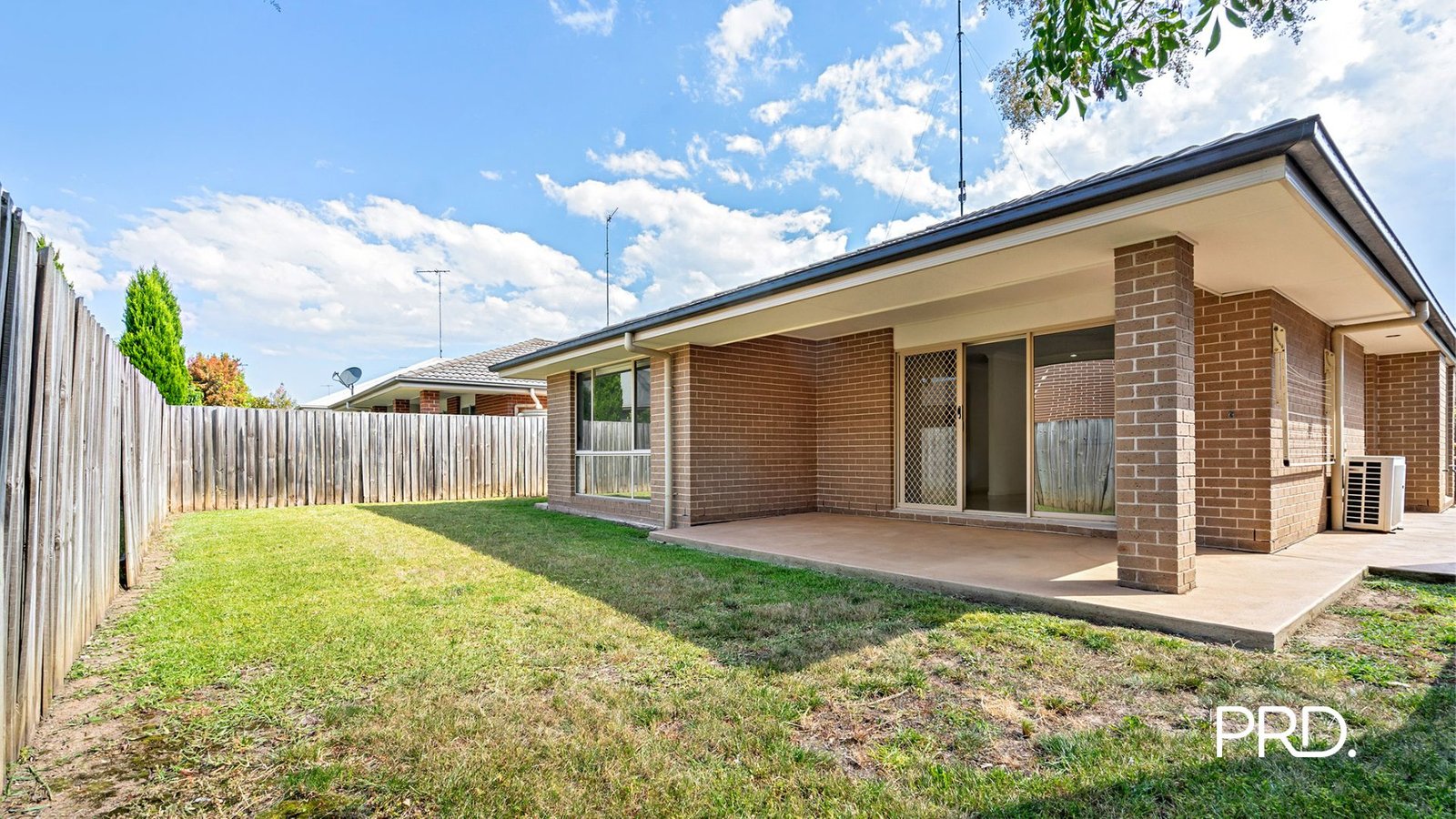 12 Tall Trees Drive Glenmore Park 6
