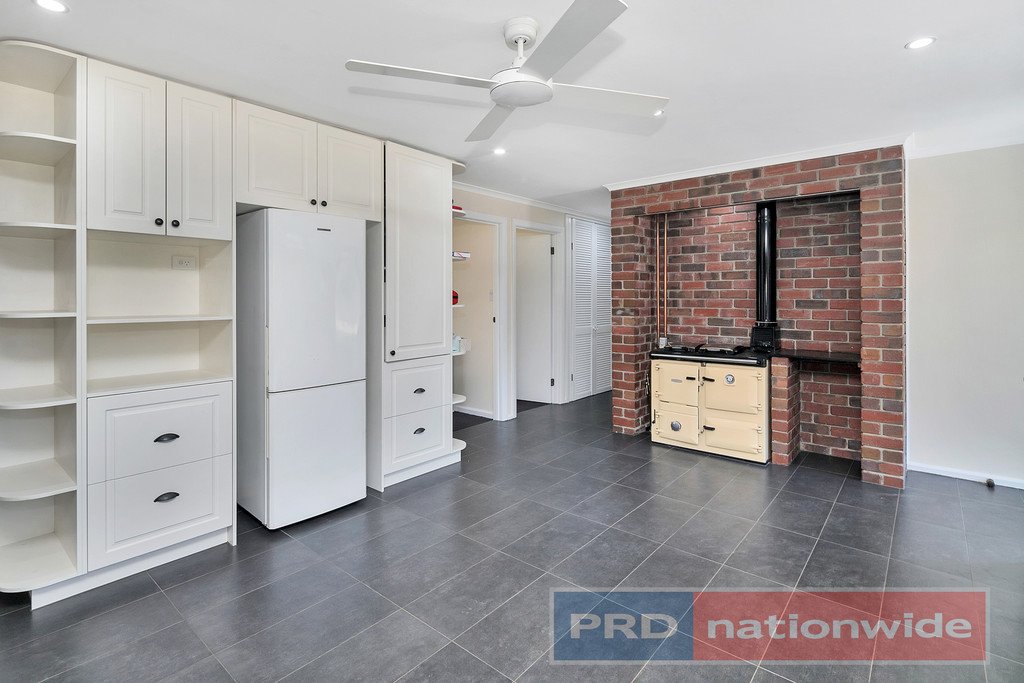 12 Ted Lyons Road NAVIGATORS 4