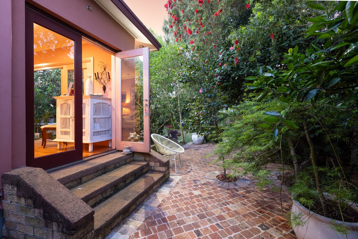 12 The Esplanade LORN 2