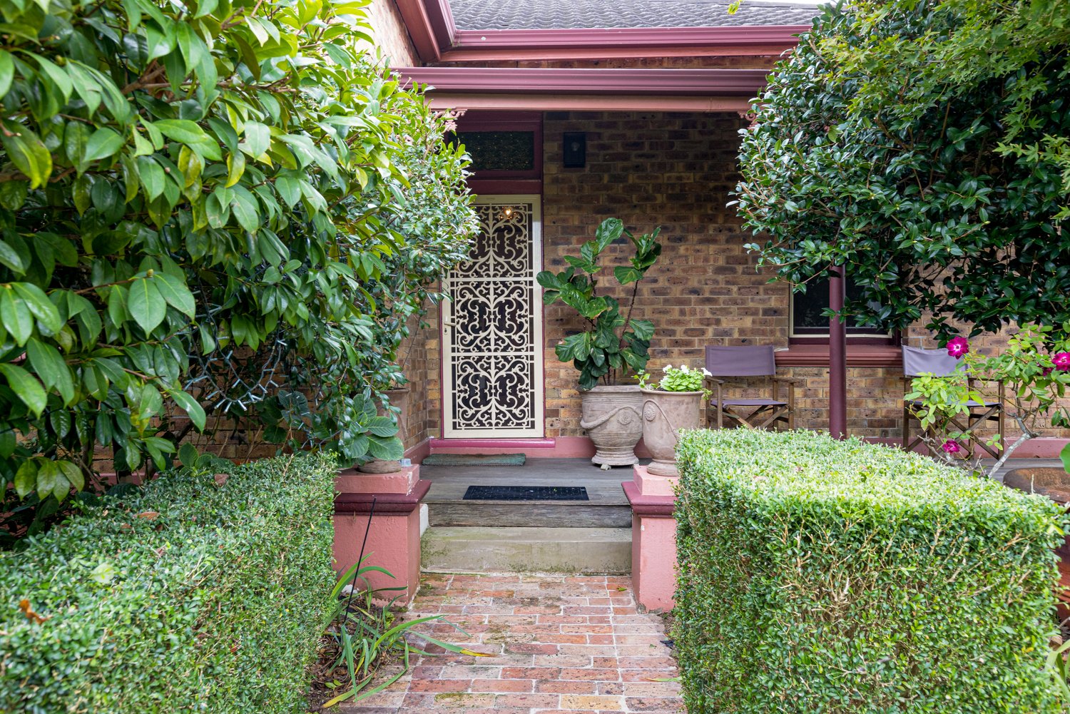 12 The Esplanade LORN 14