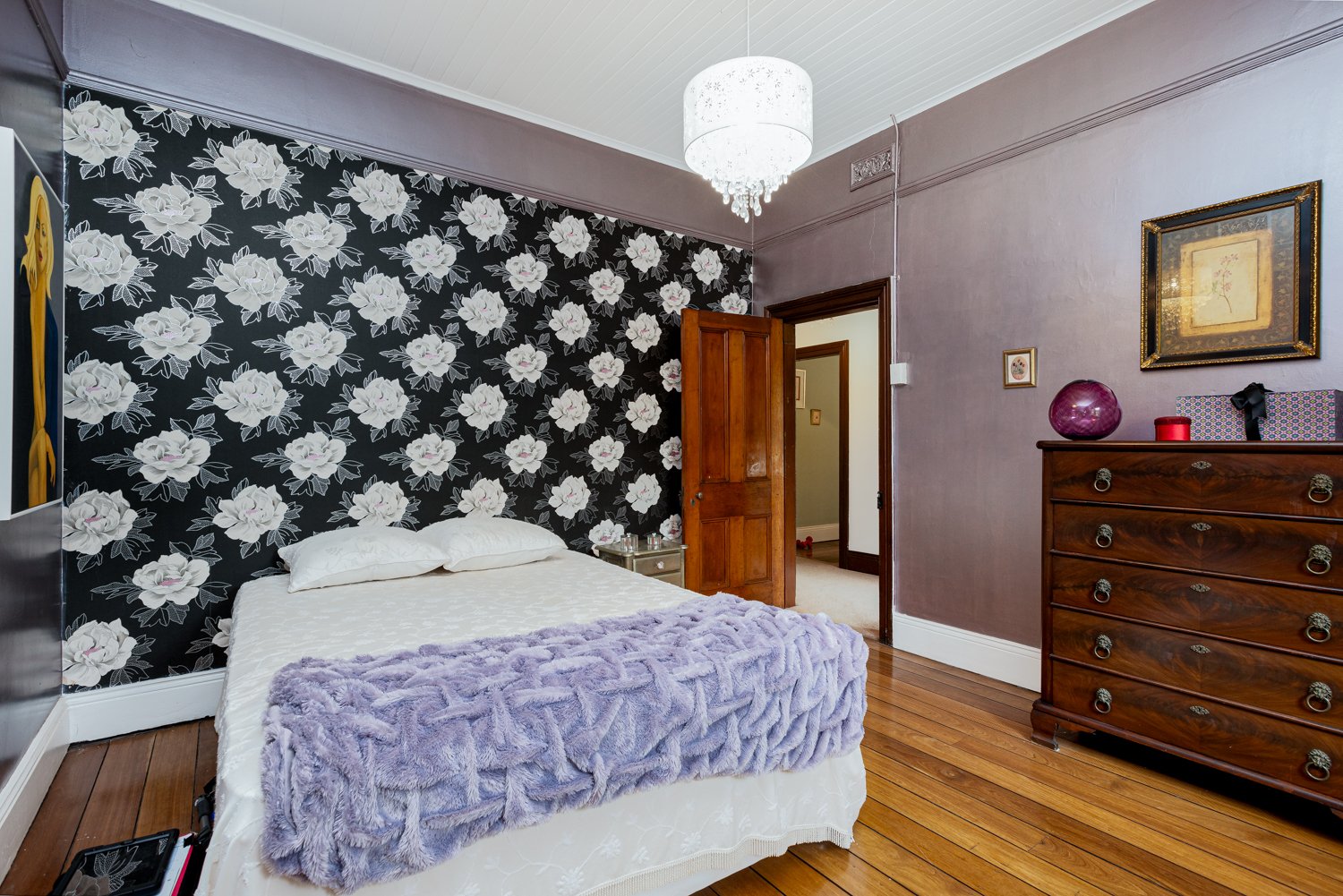 12 The Esplanade LORN 19